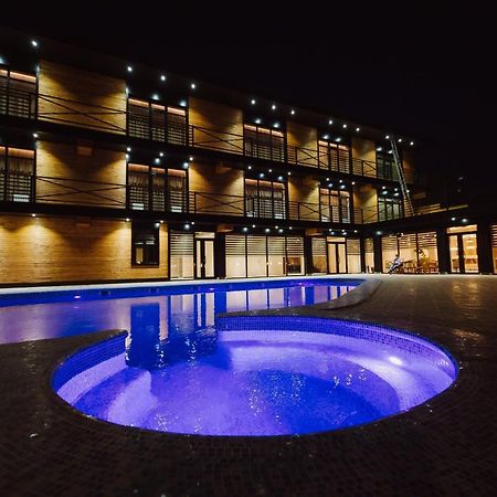Barhat Hotel & Spa Taraz Esterno foto