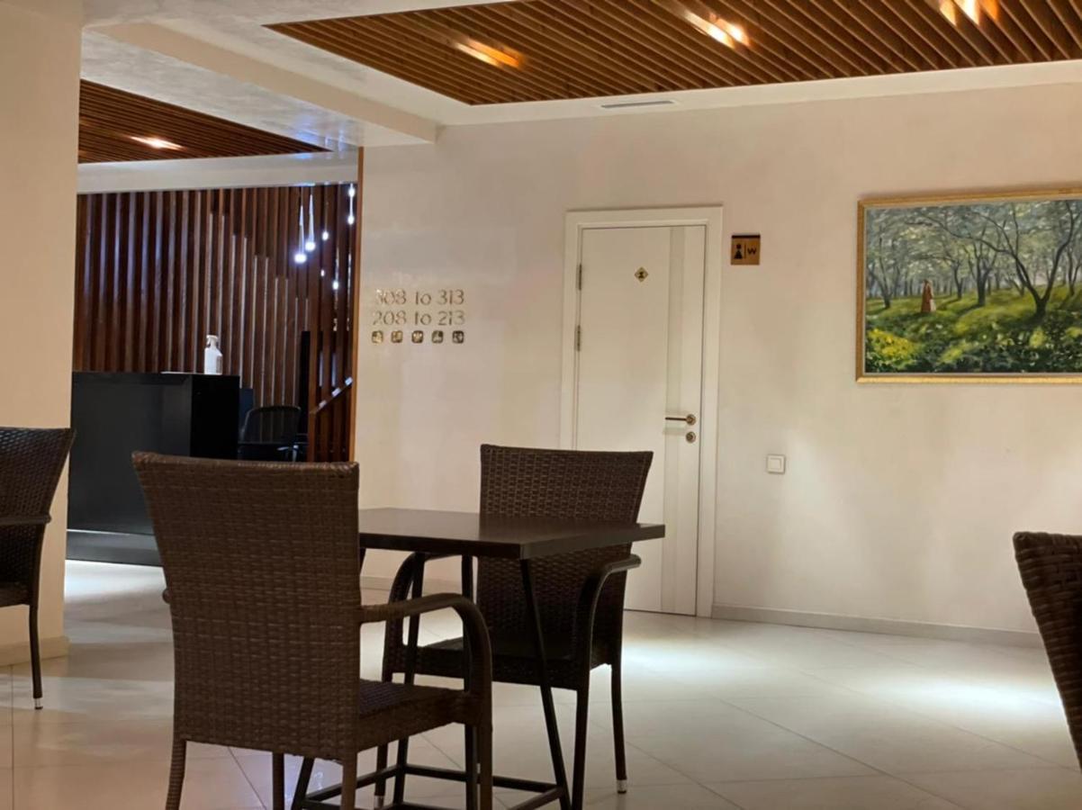 Barhat Hotel & Spa Taraz Esterno foto
