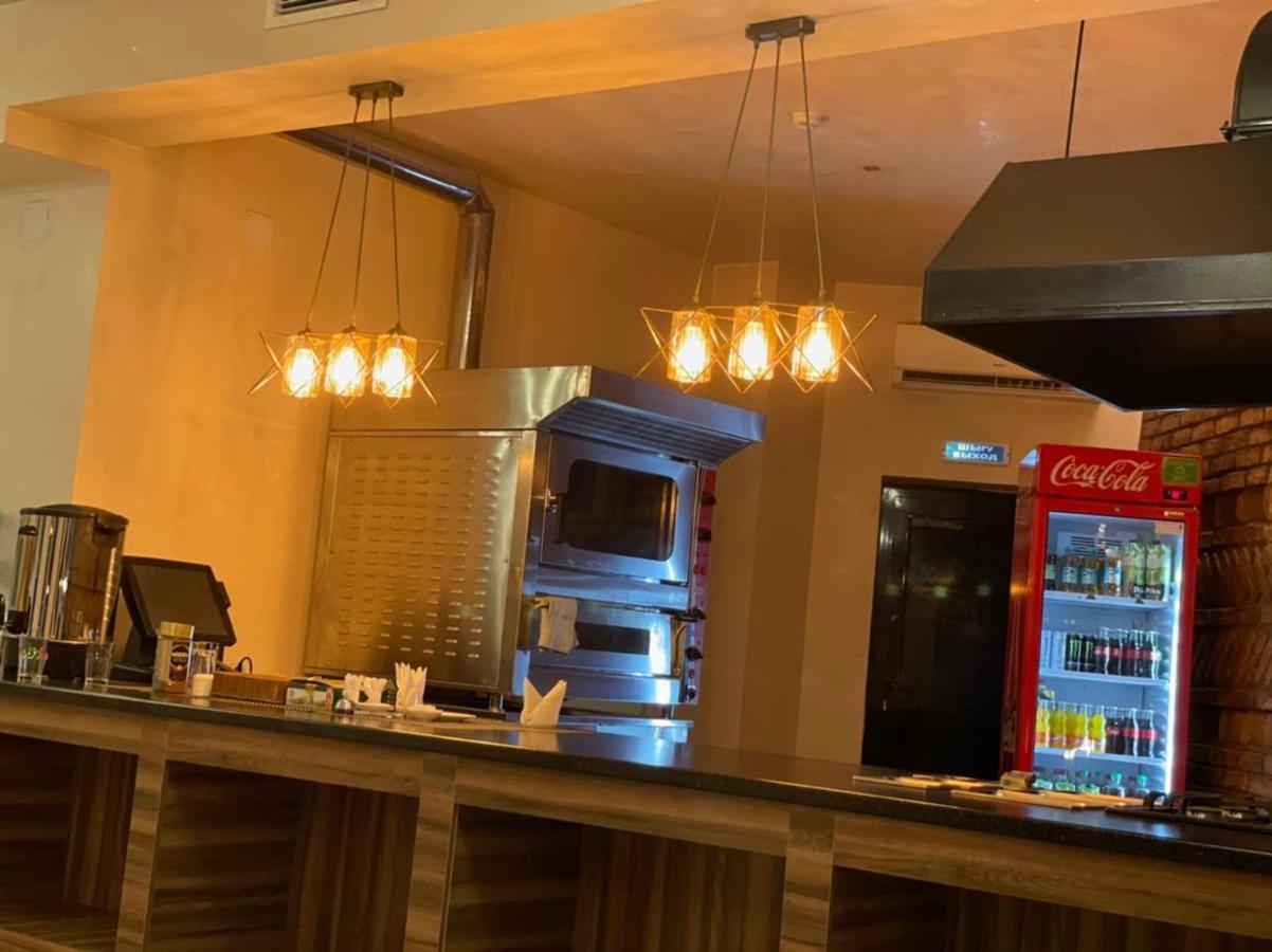 Barhat Hotel & Spa Taraz Esterno foto