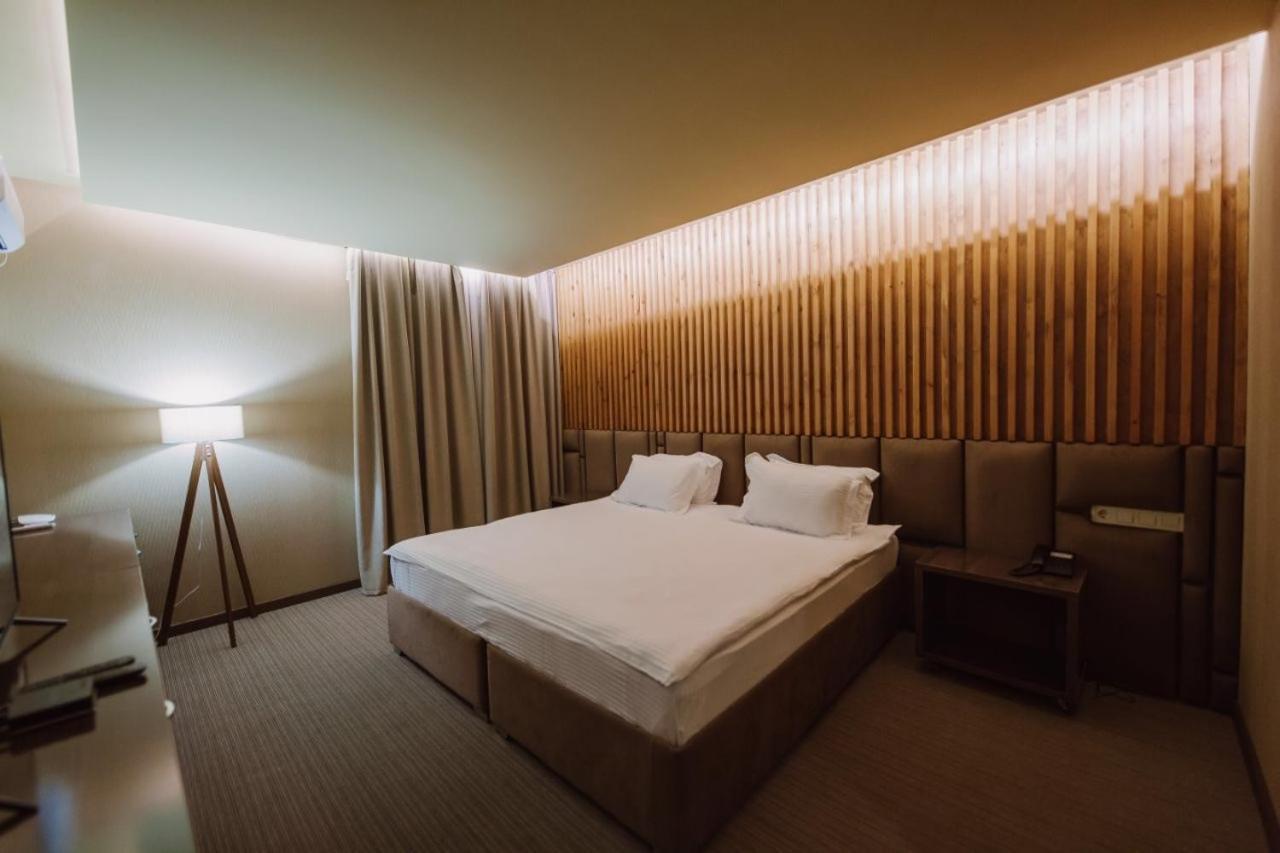 Barhat Hotel & Spa Taraz Esterno foto
