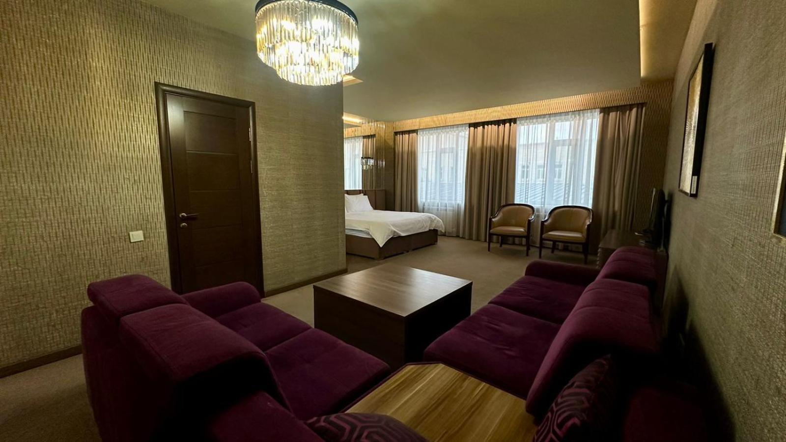 Barhat Hotel & Spa Taraz Esterno foto
